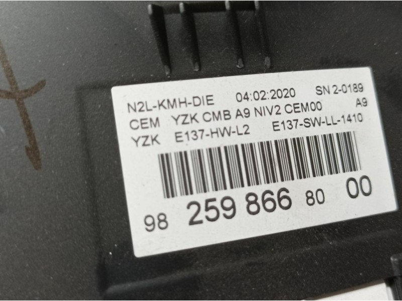 Recambio de cuadro instrumentos para peugeot 208 active referencia OEM IAM 9825986680  CRISTAL ROZADO