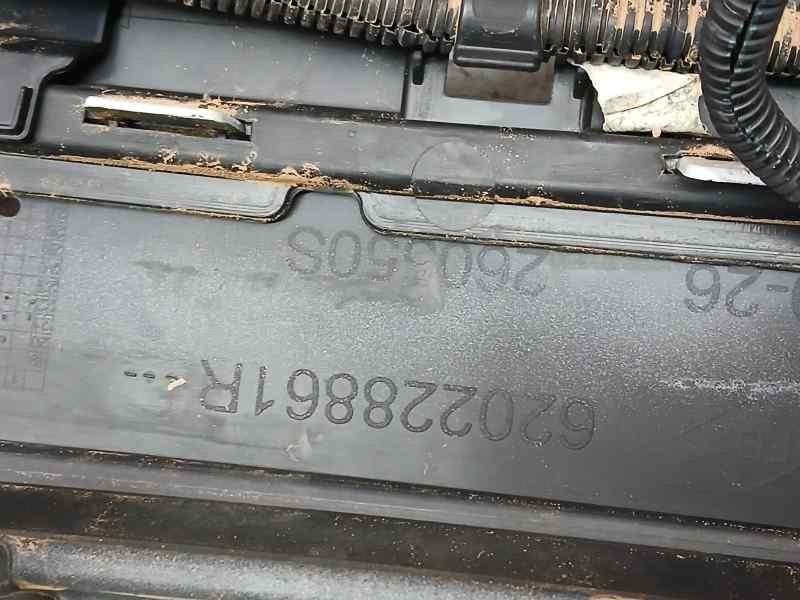 Recambio de paragolpes delantero para dacia jogger essencial referencia OEM IAM 620228861R  TOCADO VER FOTOS