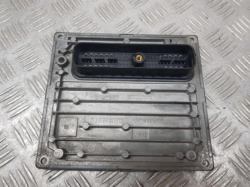 Recambio de centralita motor uce para volvo s40 berlina 1.6 kinetic referencia OEM IAM 30743219AA SIEMENS S122185001