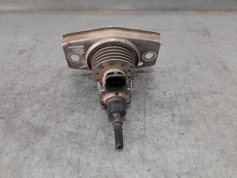 Recambio de inyector adblue para opel zafira tourer c (p12) 1.6 cdti (75) referencia OEM IAM 04440210382  