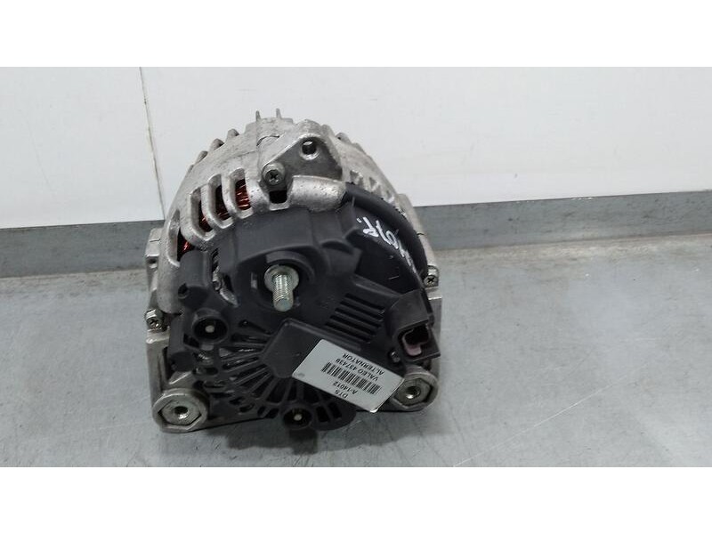 Recambio de alternador para renault megane ii berlina 5p conford expression referencia OEM IAM 8200667618 437439 valeo
