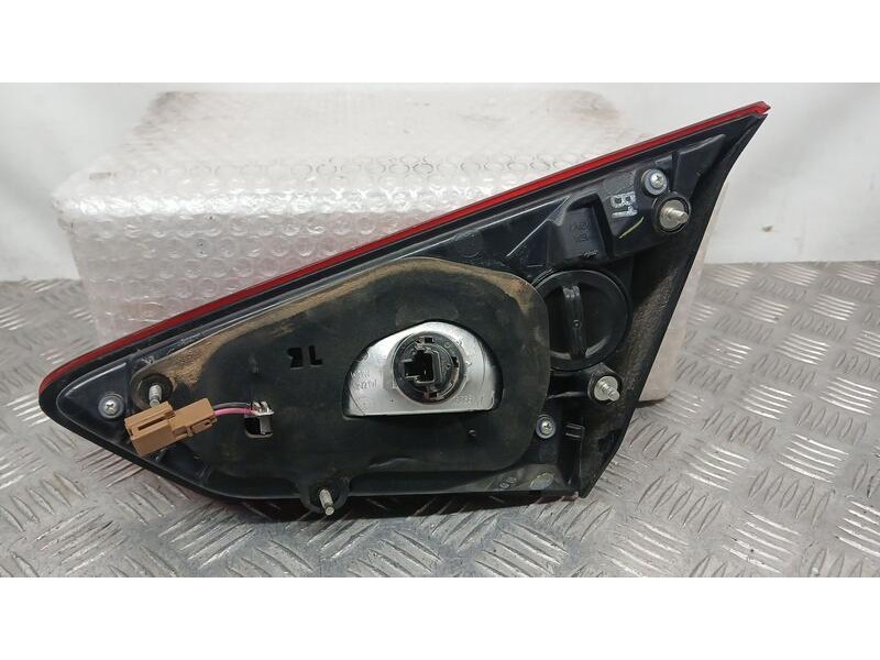 Recambio de piloto trasero izquierdo interior para nissan pulsar (c13) acenta referencia OEM IAM 265553ZL5B  