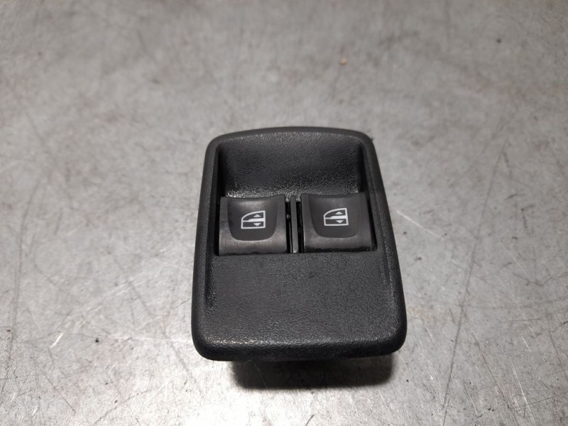 Recambio de mando elevalunas delantero izquierdo para dacia sandero basis referencia OEM IAM 254117873R  