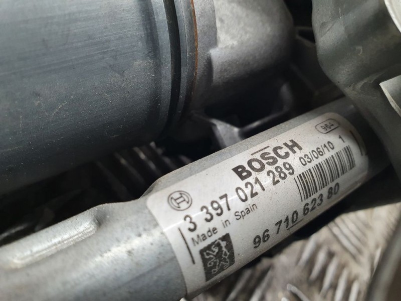 Recambio de motor limpia delantero para peugeot 3008 access referencia OEM IAM 9671062380 3397021289 BOSCH DERECHO