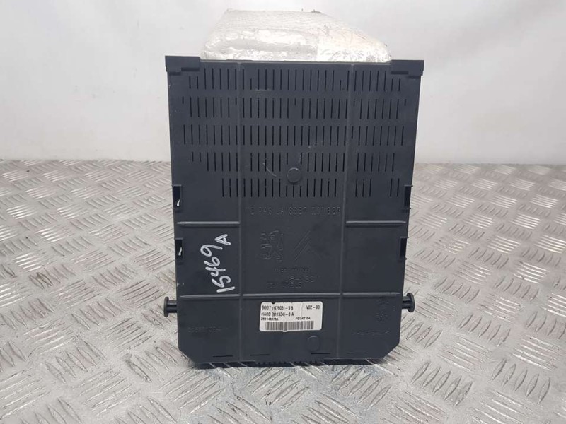 Recambio de caja reles / fusibles para citroën c4 berlina exclusive referencia OEM IAM 9660105980 281148373A 