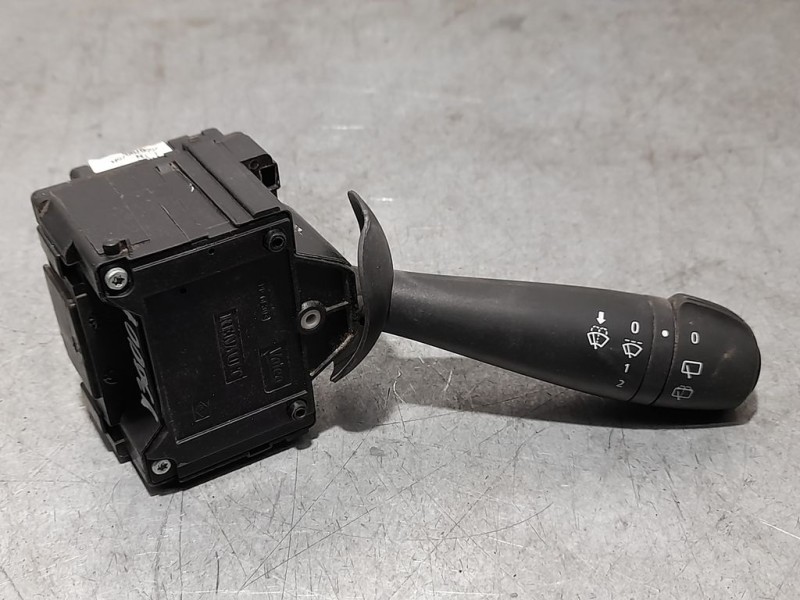 Recambio de mando limpia para dacia sandero basis referencia OEM IAM 255679575R E11811260 