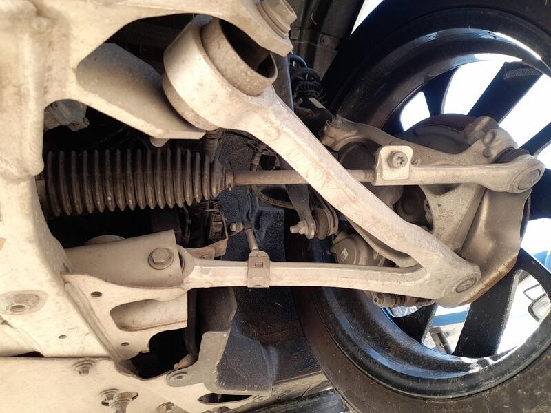 Recambio de brazo suspension inferior delantero izquierdo para bmw i3 (i01) electric referencia OEM IAM 31106863739  