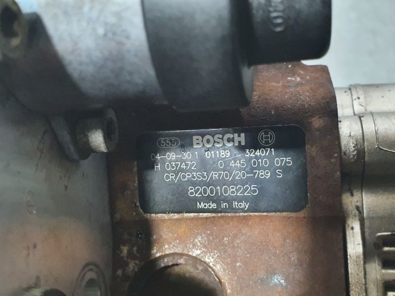 Recambio de bomba alta presion para renault laguna ii (bg0) 1.9 dci diesel referencia OEM IAM 8200108225 0445010075 BOSCH