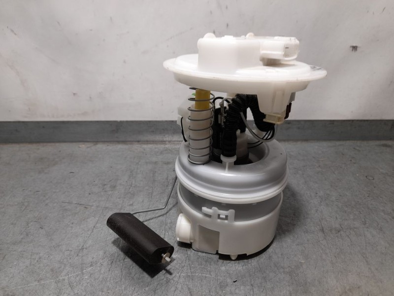 Recambio de aforador para dacia sandero basis referencia OEM IAM 172022377R  