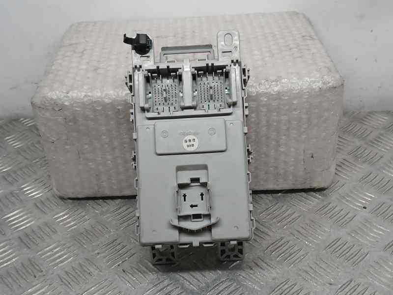 Recambio de caja reles / fusibles para hyundai i20 active link referencia OEM IAM 91950C8560  