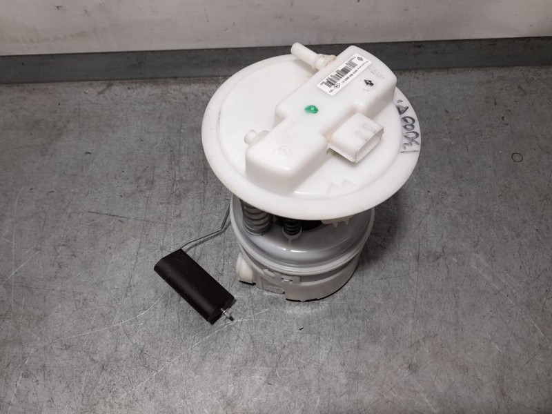 Recambio de aforador para dacia sandero basis referencia OEM IAM 172022377R  