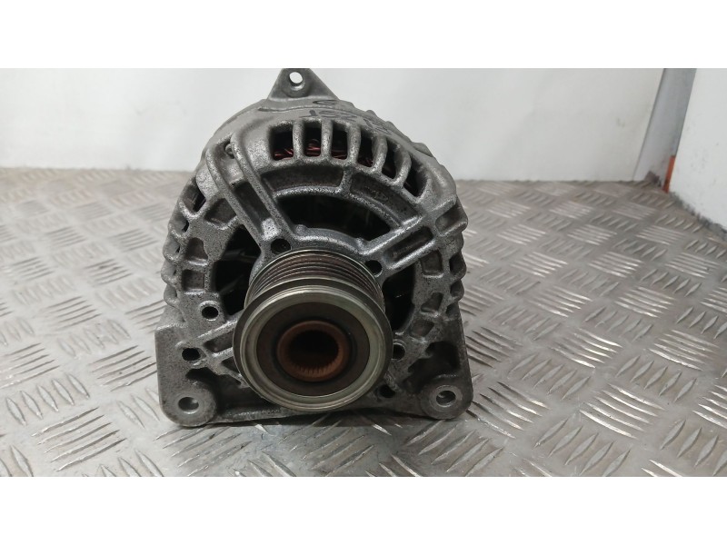 Recambio de alternador para renault megane iii berlina 5 p dynamique referencia OEM IAM 8200660033B BOSCH 0124425071