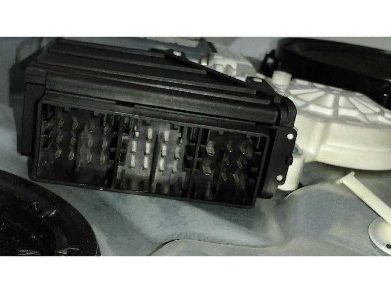 Recambio de elevalunas delantero izquierdo para seat ibiza (6l1) 1.9 sdi referencia OEM IAM 6L3837751BF 12+12+8 PINS ELECTRICO