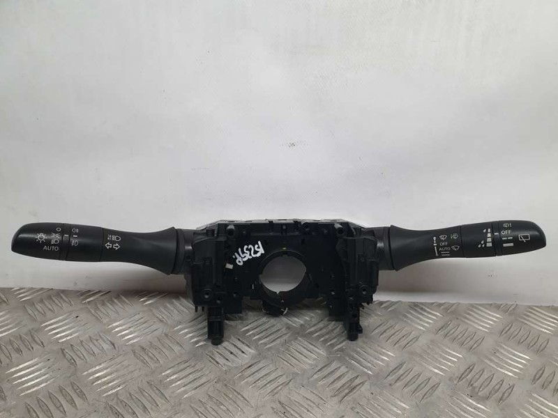 Recambio de mando luces y limpia para nissan x-trail (t32) acenta referencia OEM IAM 18228SN1  