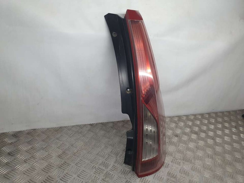 Recambio de piloto trasero derecho para citroën c4 grand picasso 2.0 hdi fap referencia OEM IAM 00946602  