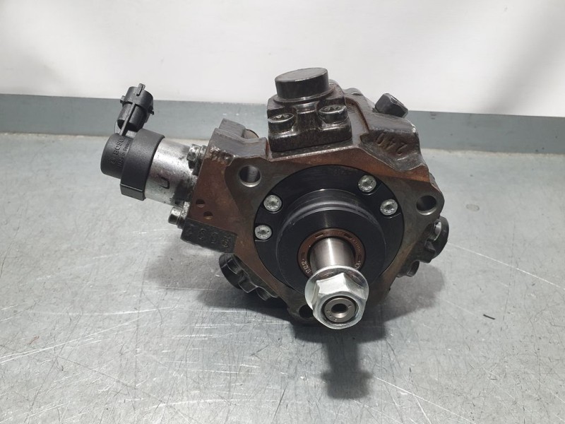 Recambio de bomba alta presion para hyundai i30 1.6 crdi cat referencia OEM IAM 331002A420 0445010206 BOSCH