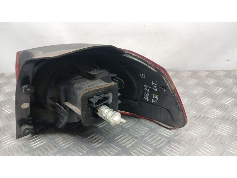 Recambio de piloto trasero izquierdo exterior para volkswagen golf vi (5k1) 1.4 tsi referencia OEM IAM 5K0945095E  89090598