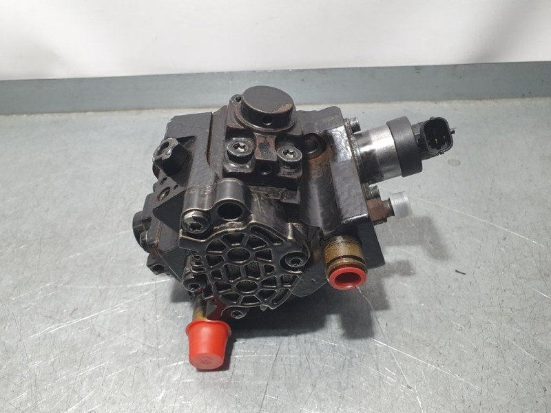 Recambio de bomba alta presion para hyundai i30 1.6 crdi cat referencia OEM IAM 331002A420 0445010206 BOSCH