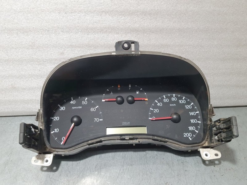 Recambio de cuadro instrumentos para fiat punto berlina (188) 1.2 8v referencia OEM IAM 46812961  