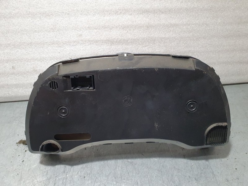 Recambio de cuadro instrumentos para fiat punto berlina (188) 1.2 8v referencia OEM IAM 46812961  