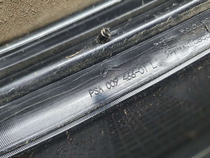 Recambio de piloto trasero izquierdo para citroën c4 grand picasso 2.0 hdi fap referencia OEM IAM 2SK0094661 9406350AC 