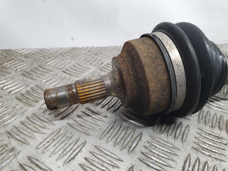 Recambio de transmision delantera derecha para peugeot 3008 premium referencia OEM IAM 9684135480  