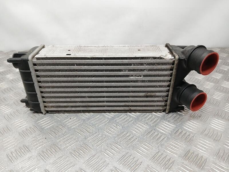 Recambio de intercooler para citroën c4 picasso millenium referencia OEM IAM 9684212480 valeo M144105C