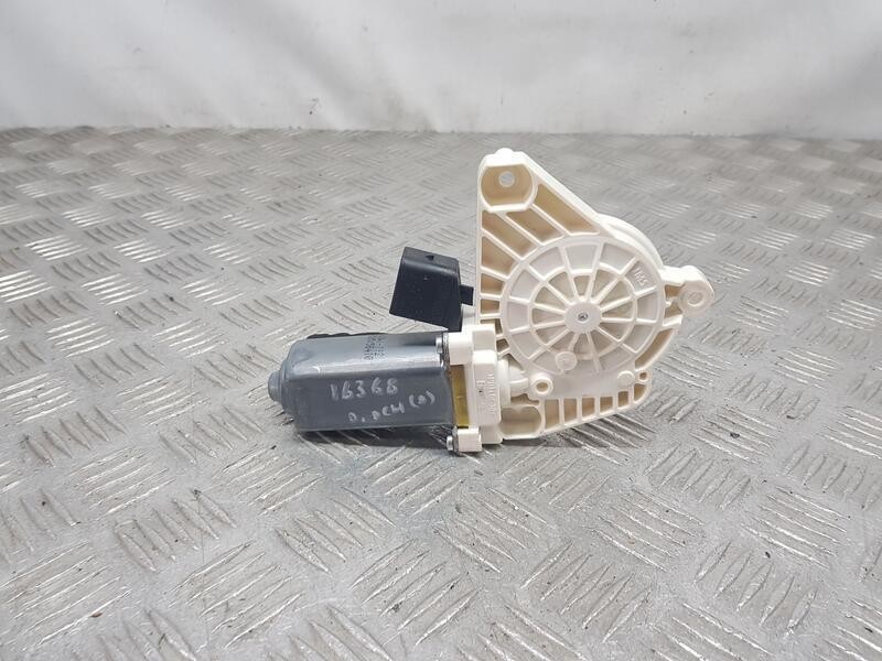 Recambio de motor elevalunas delantero derecho para mercedes-benz clase cla (w117) cla 220 cdi referencia OEM IAM A55382110 6 PI