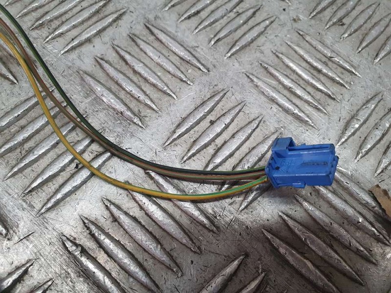 Recambio de retrovisor izquierdo para citroën c4 grand picasso 2.0 hdi fap referencia OEM IAM SIN REF  ELECTRICO 6 , 5 Y 3 CABLE