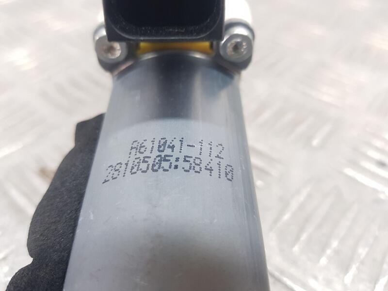 Recambio de motor elevalunas delantero derecho para mercedes-benz clase cla (w117) cla 220 cdi referencia OEM IAM A55382110 6 PI