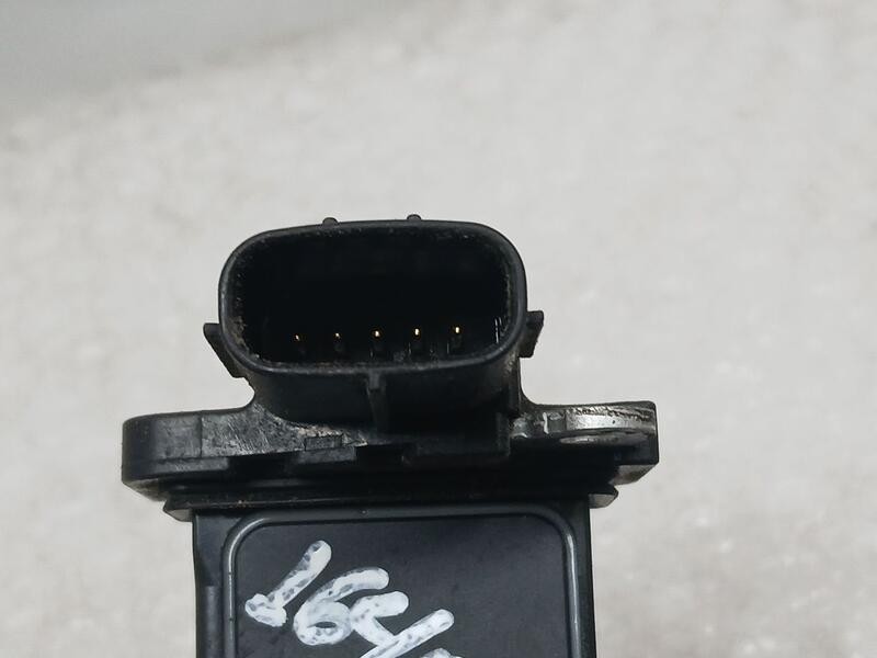 Recambio de caudalimetro para toyota auris active referencia OEM IAM 2220426010  AFH70M77