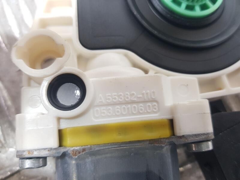 Recambio de motor elevalunas delantero derecho para mercedes-benz clase cla (w117) cla 220 cdi referencia OEM IAM A55382110 6 PI