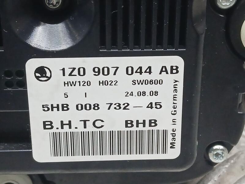 Recambio de mando climatizador para skoda octavia berlina (1z3) elegance referencia OEM IAM 1Z0907044AB  5HB008732