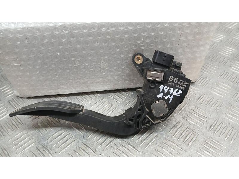 Recambio de potenciometro pedal para nissan pulsar (c13) acenta referencia OEM IAM 180023RA0B  20716A
