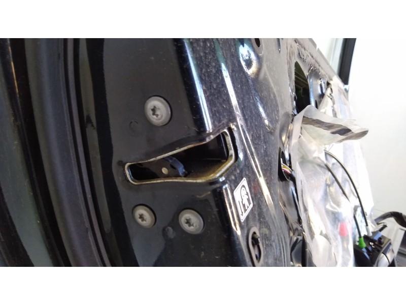 Recambio de cerradura puerta trasera izquierda para toyota auris active referencia OEM IAM 6906005050  