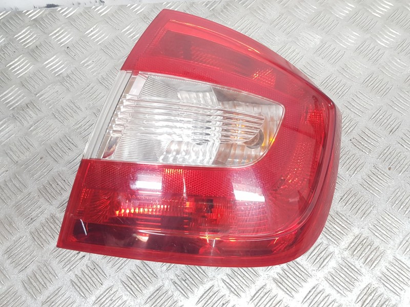 Recambio de piloto trasero derecho para skoda rapid (nh3, nk3, nk6) 1.2 tsi referencia OEM IAM 5JH945112  