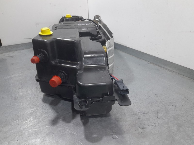 Recambio de deposito adblue para citroën jumper iii furgoneta 2.0 bluehdi 110 referencia OEM IAM P1001085A  