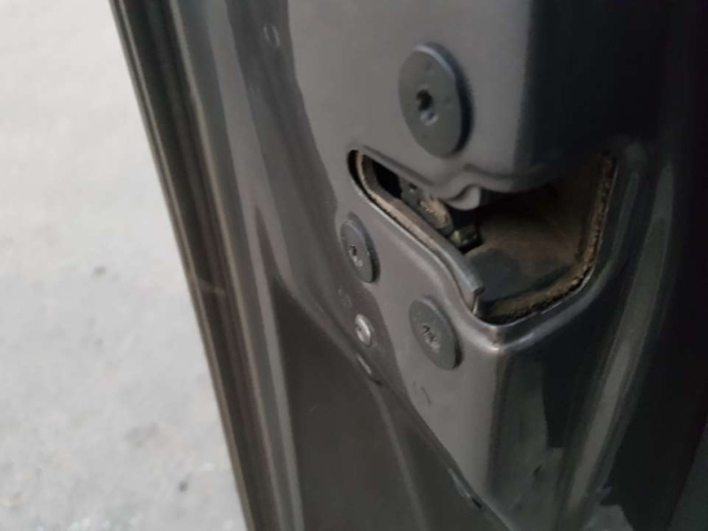 Recambio de cerradura puerta delantera izquierda para renault megane iii berlina 5 p dynamique referencia OEM IAM 805030001R  