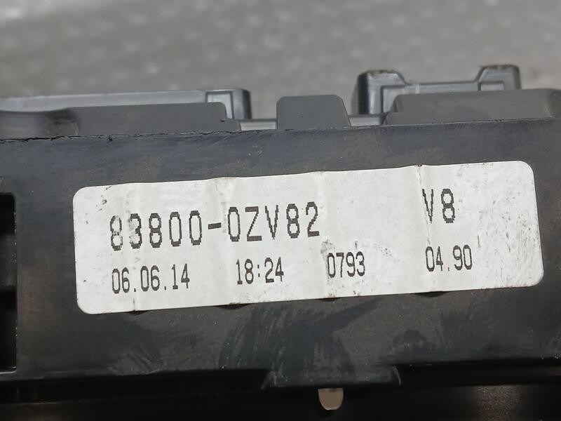 Recambio de cuadro instrumentos para toyota auris active referencia OEM IAM 838000ZV82  