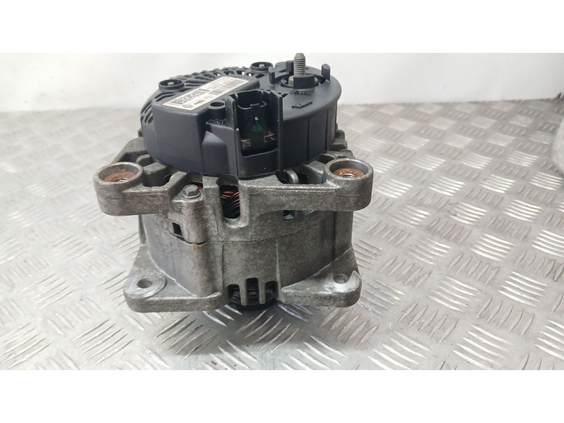Recambio de alternador para opel vivaro a furgoneta (x83) 2.0 cdti (f7) referencia OEM IAM 8200404459I VALEO TG15V058