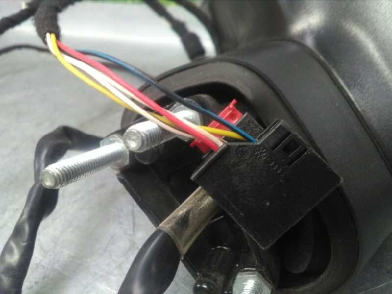 Recambio de retrovisor izquierdo para audi a1 (8x) ambition referencia OEM IAM  5 CABLES ELECTRICO C INTERMITENTE