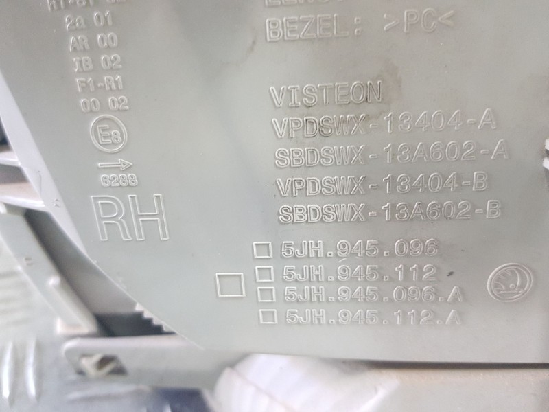 Recambio de piloto trasero derecho para skoda rapid (nh3, nk3, nk6) 1.2 tsi referencia OEM IAM 5JH945112  