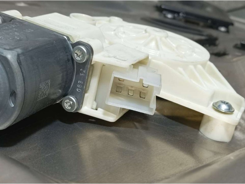 Recambio de elevalunas delantero izquierdo para mercedes-benz clase c (w204) lim. c 200 cdi blueefficiency (204.001) referencia 