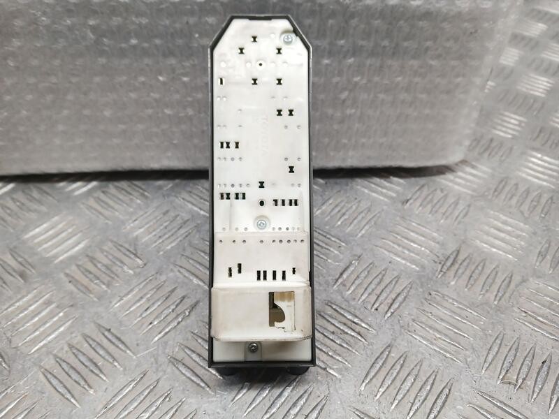 Recambio de mando elevalunas delantero izquierdo para toyota auris active referencia OEM IAM 8482002340  0880J46