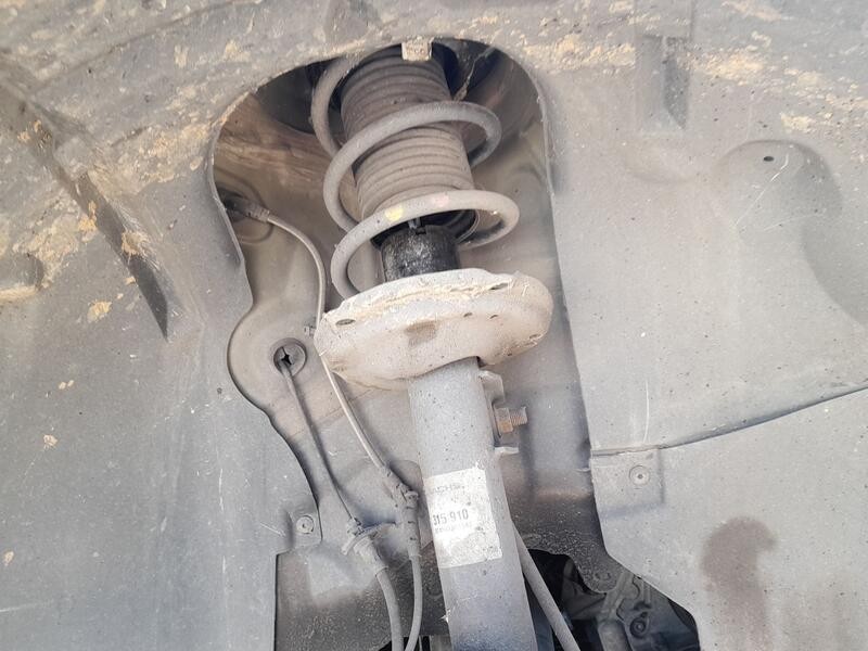 Recambio de amortiguador delantero derecho para seat leon st (5f8) 1.4 tsi referencia OEM IAM 824903013543  