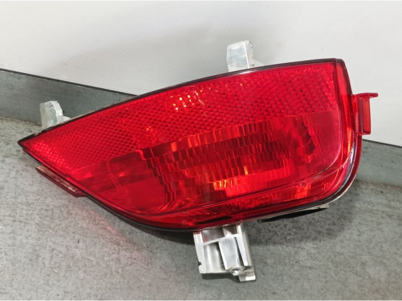 Recambio de piloto trasero derecho paragolpes para dacia sandero essential referencia OEM IAM 265600427R  FALSO