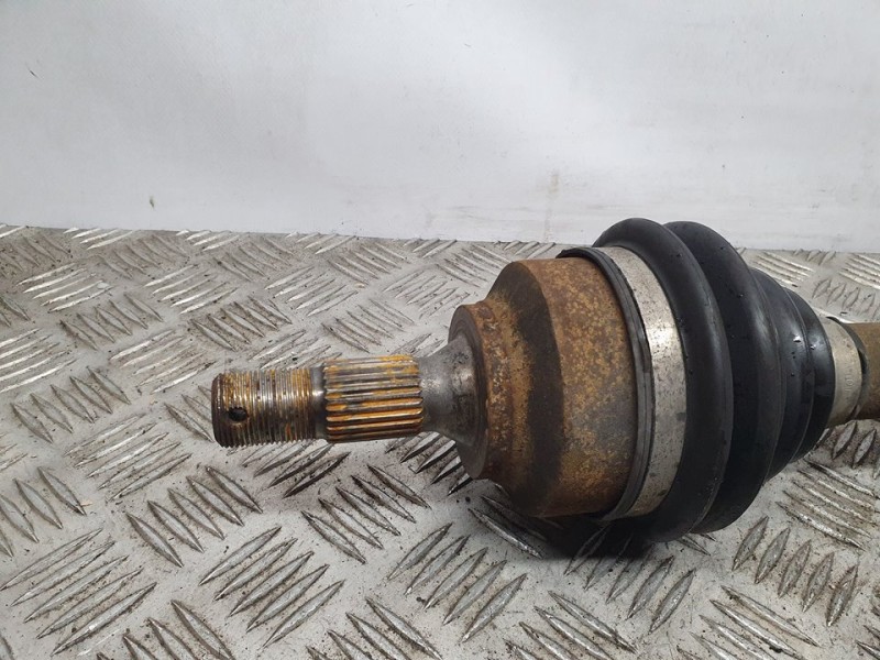 Recambio de transmision delantera izquierda para peugeot 3008 premium referencia OEM IAM 9684135380  