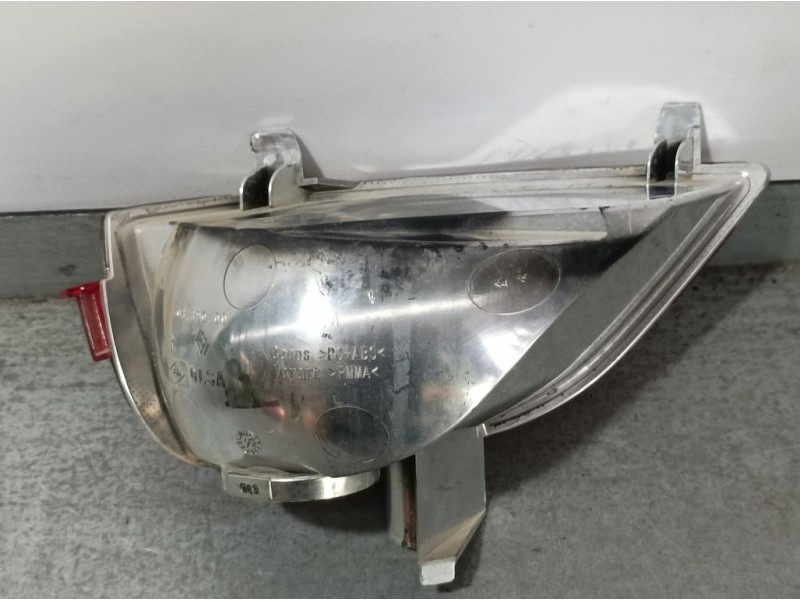 Recambio de piloto trasero derecho paragolpes para dacia sandero essential referencia OEM IAM 265600427R  FALSO