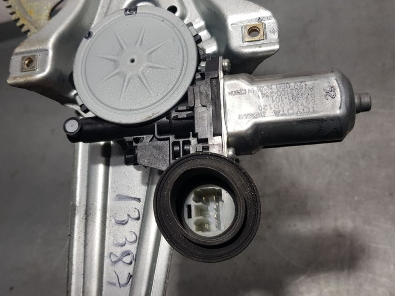 Recambio de elevalunas trasero derecho para toyota yaris active referencia OEM IAM 973581101 857200D120 ELECTRICO 6 PINS