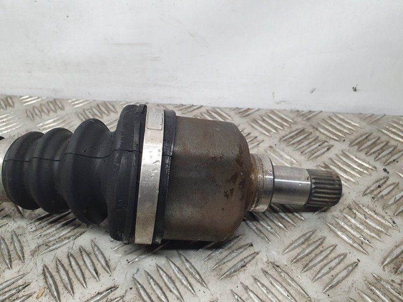 Recambio de transmision delantera izquierda para peugeot 3008 premium referencia OEM IAM 9684135380  